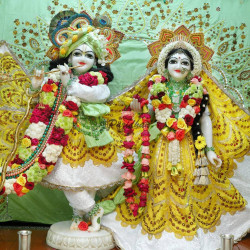 Radha and Krishna Makrana Pure white Marble ISKCON Deities Statue-Exquisite Marble Pair Of Radha Krishna Moorti For Home Mandir & Office Radha and Krishna Makrana Pure white Marble ISKCON Deities Statue-Exquisite Marble Pair Of Radha Krishna Moorti For Home Mandir & Office
